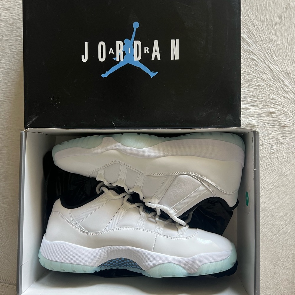 Air Jordan 11 Retro Low | Men’s Size 13